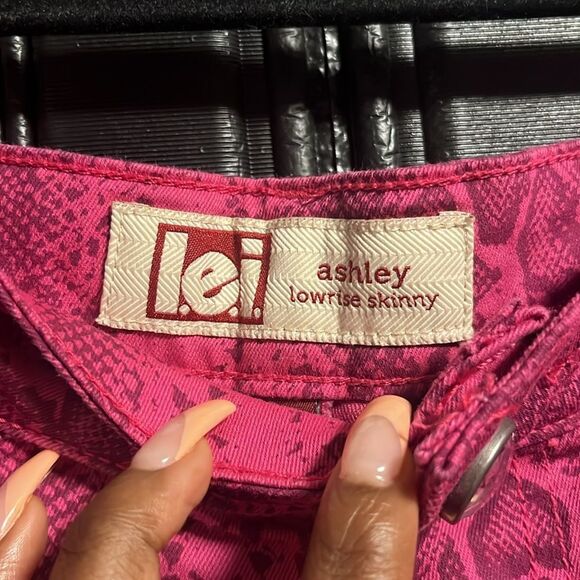 LEI Skinny Jeans - Picture 5 of 5